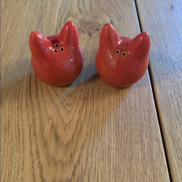 Cute porcelain salt and pepper - Picture 2 of 3